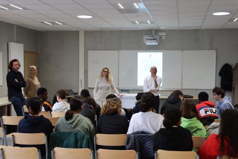 Conférence au collège pour le programme "Coeur Girondins"