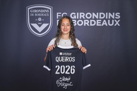 Serena Pinto De Queiros signe son premier contrat professionnel (Avril 2023)