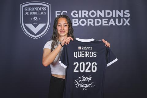 Serena Pinto De Queiros signe son premier contrat professionnel (Avril 2023)