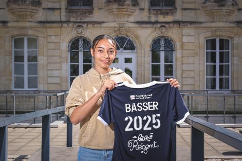 Ambre Basser-Drunet signe son premier contrat professionnel (Avril 2023)