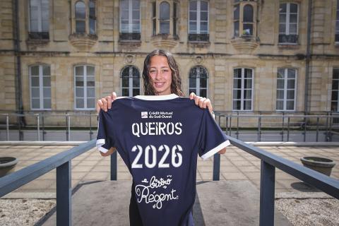 Serena Pinto De Queiros signe son premier contrat professionnel (Avril 2023)