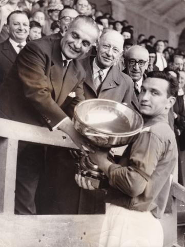 Jean Lafontan, capitaine de l'équipe championne de France Amateurs en 1953