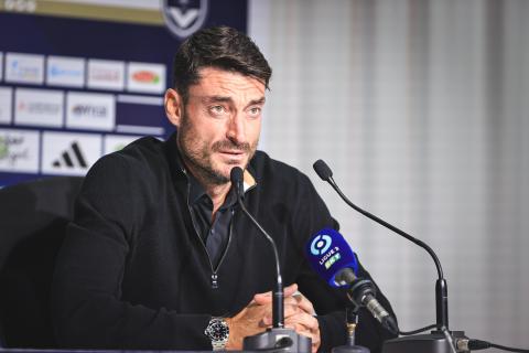 Albert Riera en conférence de presse