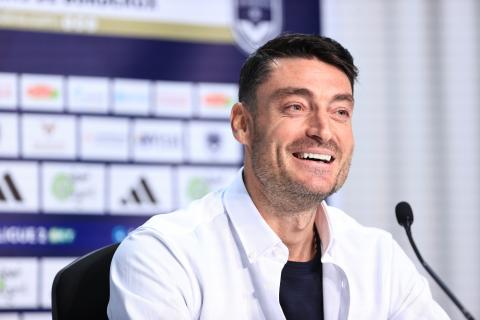 Albert Riera en conférence de presse après Bordeaux-Angers (janvier 2024)